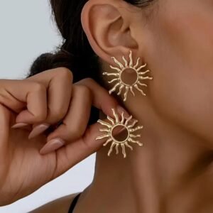 1 Pair of Chic Bohemian Style Hollow Sunflower Stud Earrings